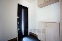 たっぷり収納できるシューズボックスです。家族全員の靴がきれいに整頓できます。