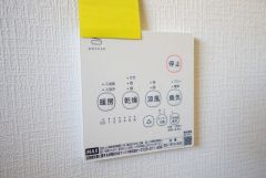 浴室暖房乾燥機付き＾＾梅雨の時期や花粉、PM2.5が酷いときなどの洗濯を干すのに重宝しそうですね＾＾