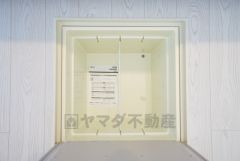 キッチンにある床下収納は、居住スペースを減らさずに買い置きの調味料や非常食などを保管することができます。