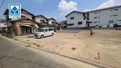 現地（2026年8月21日）撮影。ダイニング上部が吹抜になった明るい空間＾＾各居室収納、パントリー、WIC付き＾＾
