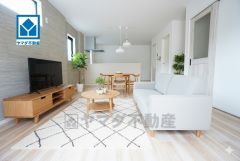 家族が集まる開放的なリビング。思い思いの時間を過ごしたり食事をしたり、素敵な団らんの場になりますね＾＾家具はCGによるイメージ画像です。