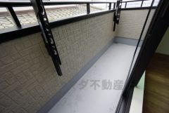 陽当たりの良いバルコニーです。お洗濯やお布団干しはもちろん、日光浴スペースにも。