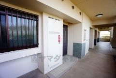 アルコーブがあるので適度な目隠しになり、プライバシーを守ることができます。