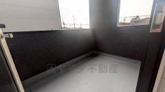 2階のインナーバルコニーは、テーブルセットを設置して気軽に外で朝食やお茶など楽しむセカンドリビングとしても利用できます。