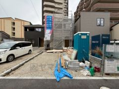 駐車スペースはゆとりある2台分を確保。マイカー用に、お客さま用に、余裕を持ってご利用いただけます。