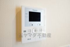 防犯性、セキュリティ対策に安心できるテレビモニター付きインターフォンです。