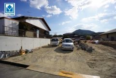 現地（2025年12月9日）撮影。全2区画の新築戸建が新登場です。お気に入りの家具とインテリアでステキな部屋を作りましょう。