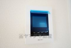 防犯性、セキュリティ対策に安心できるテレビモニター付きインターフォンです。セールスマン対策にもなり安心できます。