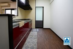 家具家電撤去後のイメージです。対面式カウンターキッチンからはお子様の様子が見守れます。ダイニングへの配膳や調理の時便利なカウンター付き。