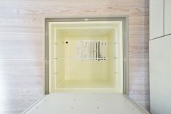 キッチンにある床下収納は、居住スペースを減らさずに買い置きの調味料や非常食などを保管することができます。