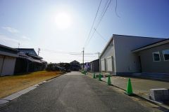 大型車の通行が少なく、騒音や振動が少ないので静かで快適な生活を送れます。