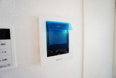 防犯性、セキュリティ対策に安心できるテレビモニター付きインターフォンです。セールスマン対策にもなり安心できます。