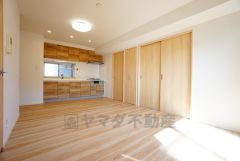 家族が集まる開放的なリビング。思い思いの時間を過ごしたり、家族みんなで食事をしたり、素敵な団らんの場になりますね＾＾