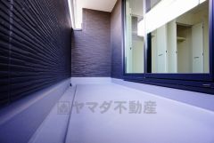 陽当たりの良いバルコニーです。お洗濯やお布団干しはもちろん、日光浴スペースにも。