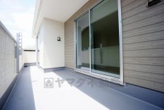 陽当たりの良いバルコニーです。お洗濯やお布団干しはもちろん、日光浴スペースにも。