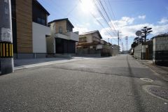 住人以外の車の進入も少なく、小さなお子様を持つご家庭にも安心です＾＾