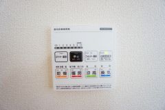 浴室暖房乾燥機付き＾＾梅雨の時期や花粉、PM2.5が酷いときなどの洗濯を干すのに重宝しそうですね＾＾