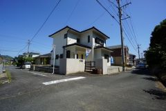 大型車の通行が少なく、騒音や振動が少ないので静かで快適な生活を送れます。