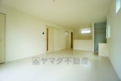 家族が集まる開放的なリビング。思い思いの時間を過ごしたり、家族みんなで食事をしたり、素敵な団らんの場になりますね＾＾