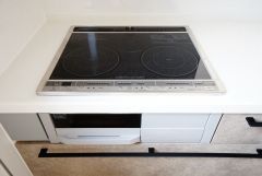 複数の調理を一度に行うことができる3口コンロ。効率よくお料理が出来ます。毎日のお料理も楽しくなりますね＾＾