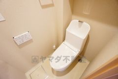 すっきりした見た目で、トイレ奥の掃除もしやすいです。