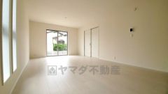 断熱性能の窓ガラスを採用。省エネ、光熱費カットにも貢献します。夏は涼しく、冬は暖かく快適に過ごせますよ＾＾