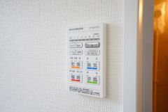 浴室暖房乾燥機付き＾＾梅雨の時期や花粉、PM2.5が酷いときなどの洗濯を干すのに重宝しそうですね＾＾