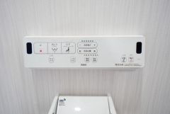 ウォシュレット、暖房便座、節電・節水機能など、使い勝手のよい高機能トイレです。