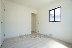 住む人のこだわりを活かす洋室＾＾広めのクローゼットもあり荷物もすっきり片付けられ、ゆとりのある暮らしが出来ます＾＾