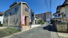 大型車の通行が少なく、騒音や振動が少ないので静かで快適な生活を送れます。