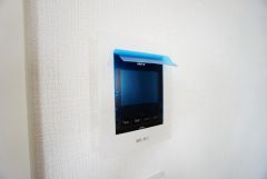 防犯性、セキュリティ対策に安心できるテレビモニター付きインターフォンです。セールスマン対策にもなり安心できます。