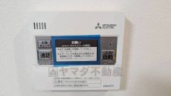 キッチン横からボタンひとつで操作が楽々。