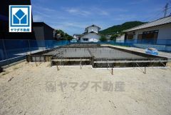 現地（2025年7月7日）撮影。一戸建ての多いエリア。落ち着いた雰囲気で快適な生活を送れます。
