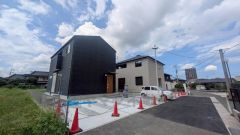 住人以外の車の進入も少なく、小さなお子様を持つご家庭にも安心です。