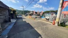 現地（2025年10月27日）撮影。大きな車でも駐車しやすいため、車のサイズを気にせず好きな車に乗れます。