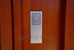 お子様を抱っこしながら簡単に開けられるのが便利なスマートキー。