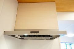 調理により発生する油煙や臭いを吸い込み、屋外へ排気してくれます。発生する油煙や臭いを吸い込み、屋外へ排気してくれます。