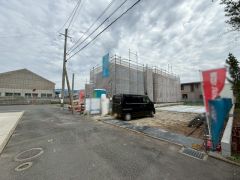 前面道路。北側約4.2ｍ公道。通勤・通学、お出かけにも便利な、JR鹿児島本線「古賀」駅まで徒歩9分＾＾