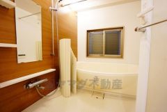 一日の疲れを癒すバスルーム。