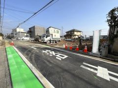 住人以外の車の進入も少なく、小さなお子様を持つご家庭にも安心です。