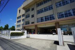 東箱崎小学校
