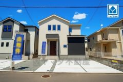 スーパーやコンビニなども近く周辺環境充実。快適でゆとりのある生活空間で新生活を始めましょう^^