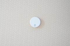 火災報知器が設置されていることで、火災の発生をいち早く感知し、就寝中や留守中でも素早く危険を知らせてくれるため、家族の安全を確保し被害を最小限に抑えられます。