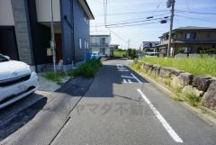  住人以外の車の進入も少なく、小さなお子様を持つご家庭にも安心です。