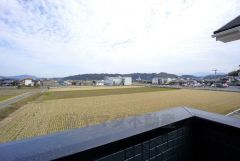 2階バルコニーからの眺望です。前面に遮るものがなく景色を一望できます。
