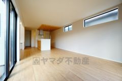 家族が集まる開放的なリビング。思い思いの時間を過ごしたり、家族みんなで食事をしたり、素敵な団らんの場になりますね＾＾
