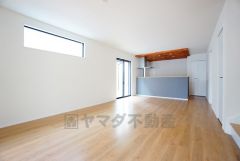 温かみのある雰囲気と、キッチンでの作業性を兼ね備え、家族の笑顔あふれる団らんのひと時をお過ごしいただける設計になっています。