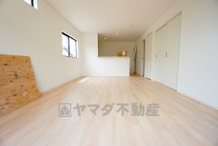 断熱性能の窓ガラスを採用。省エネ、光熱費カットにも貢献します。夏は涼しく、冬は暖かく快適に過ごせますよ＾＾