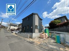 現地（2026年4月20日）撮影。角地。香住丘小学校徒歩9分。スーパーやコンビニなども近く周辺環境充実。快適でゆとりのある生活空間で新生活を始めましょう^^