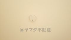 火災発生をいち早く知らせてくれる火災報知器は標準装備です。